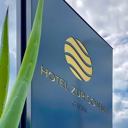 Zur Sonne מלון 3*